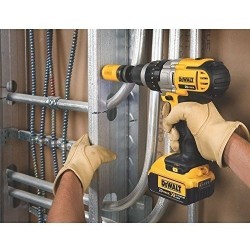 TALADRO RECARGABLE 20 VOLT 1/2  ROTACION 3 POSICIONES 2 BAT 4AMP