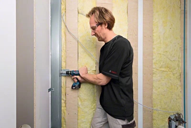 TALADRO RECARGABLE 18VOLT LI/ION REF. GSR 18-2-LI PLUS