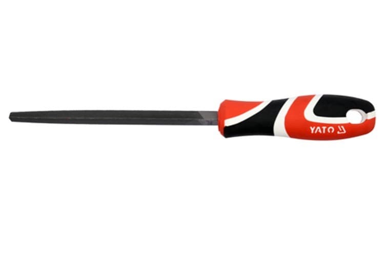 Lima Triangular Bastarda 6" (150mm) con Mango Ergonómico YATO