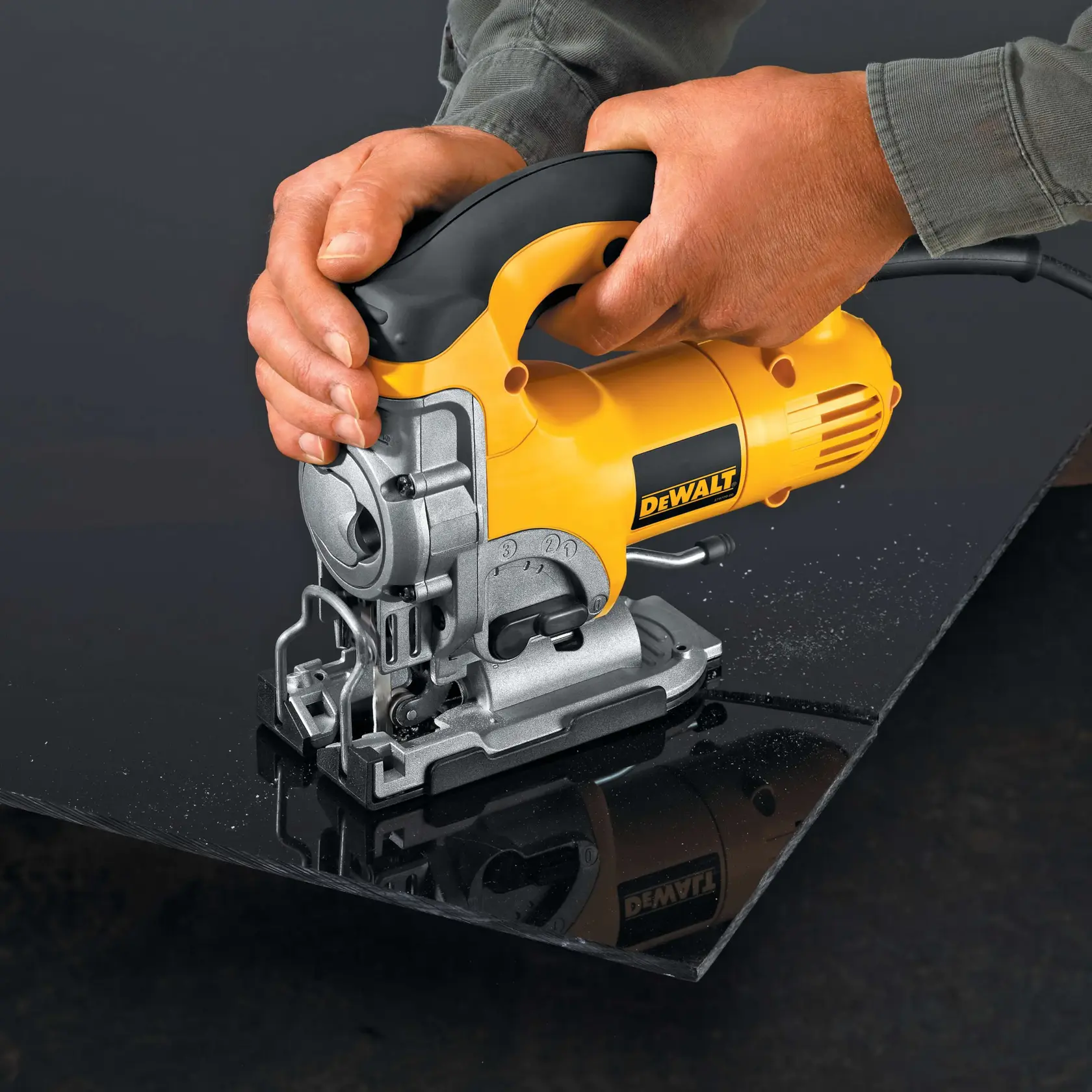 CALADORA-DEWALT-DW331K.-Ferreteria-Rhino.