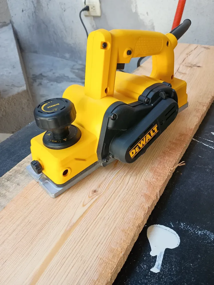 CEPILLO-DEWALT-D26676.-Ferreteria-Rhino