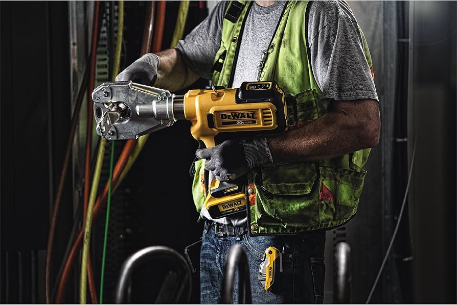 PONCHADORA-DEWALT-DCE350M2-1.-Ferreteria-Rhino.