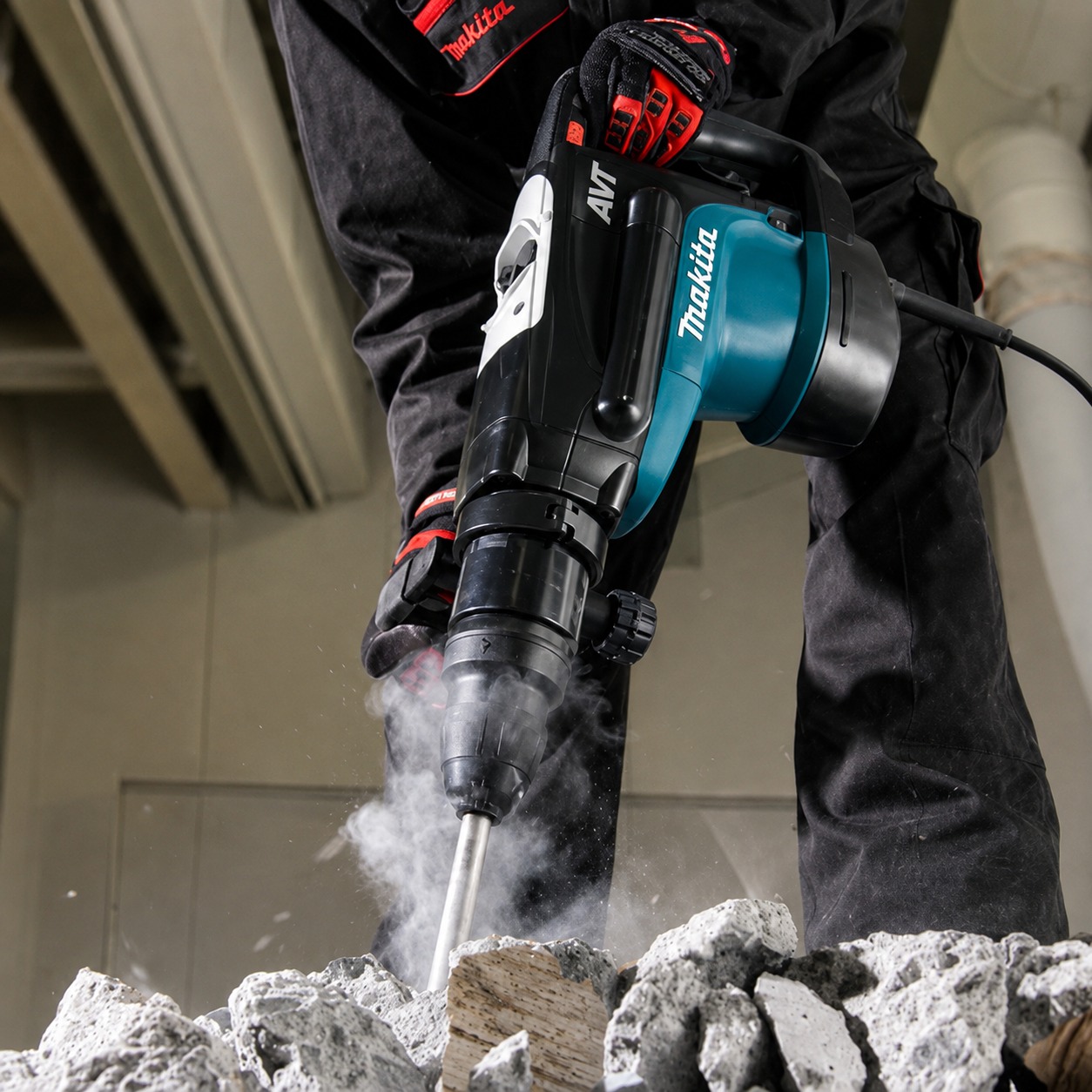 TALADRO ROTOMARTILLO SDS MAX CAP. 2" 1500W HR5202C MAKITA - Image 3