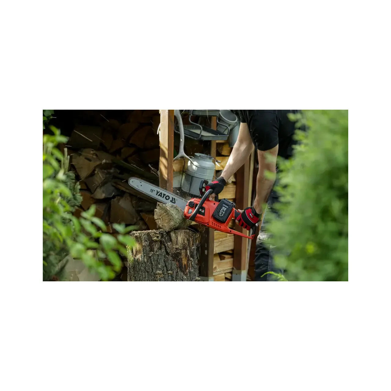 MOTOSIERRA INALÁMBRICA 36V (2X18V) 16" BRUSHLESS CON 2 BATERÍAS 4 AH Y CARGADOR DOBLE YATO - Imagen 4