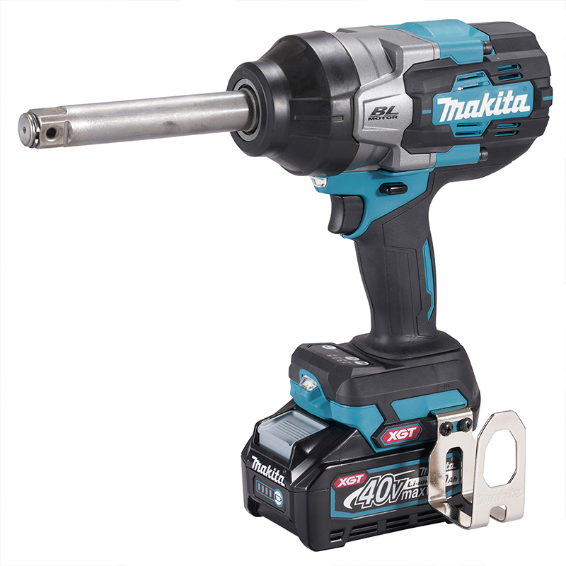LLAVE DE IMPACTO INALÁMBRICA CTE 3/4" ZANCO LARGO 40V 2BAT 4AMP + CARG RICO MAKITA
