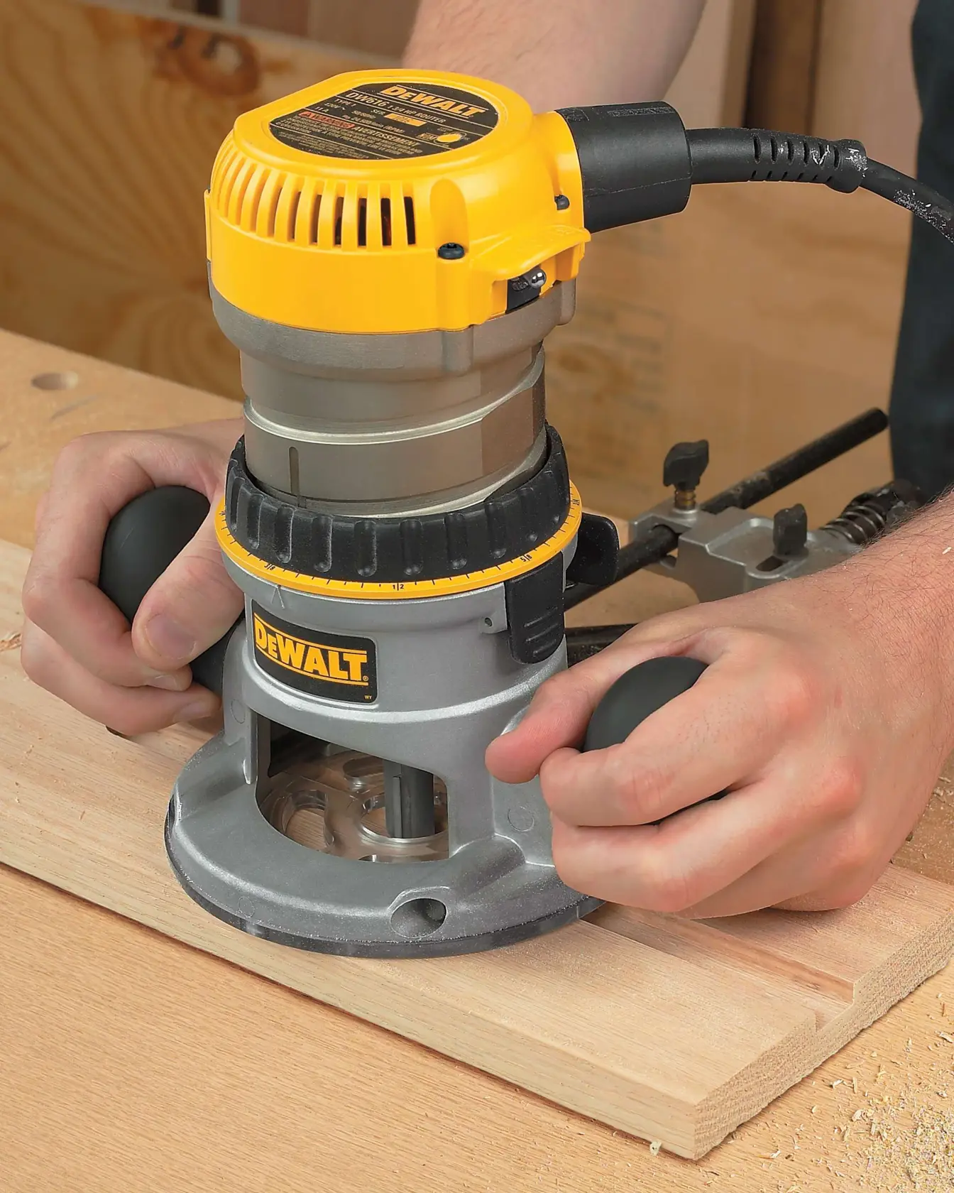 Ruteadora DW616 DEWALT vista 4